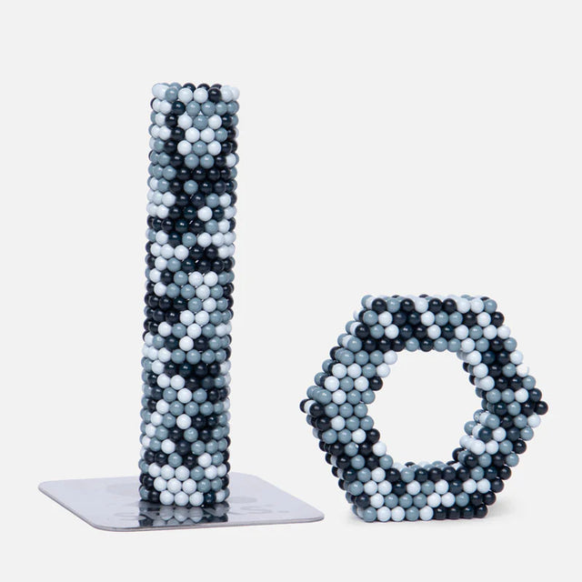Speks Magnet Balls - Pixels Game Over